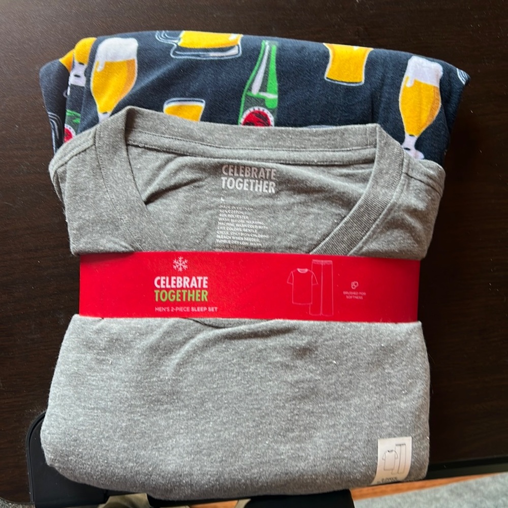 Size Large men’s 2 piece sleep set